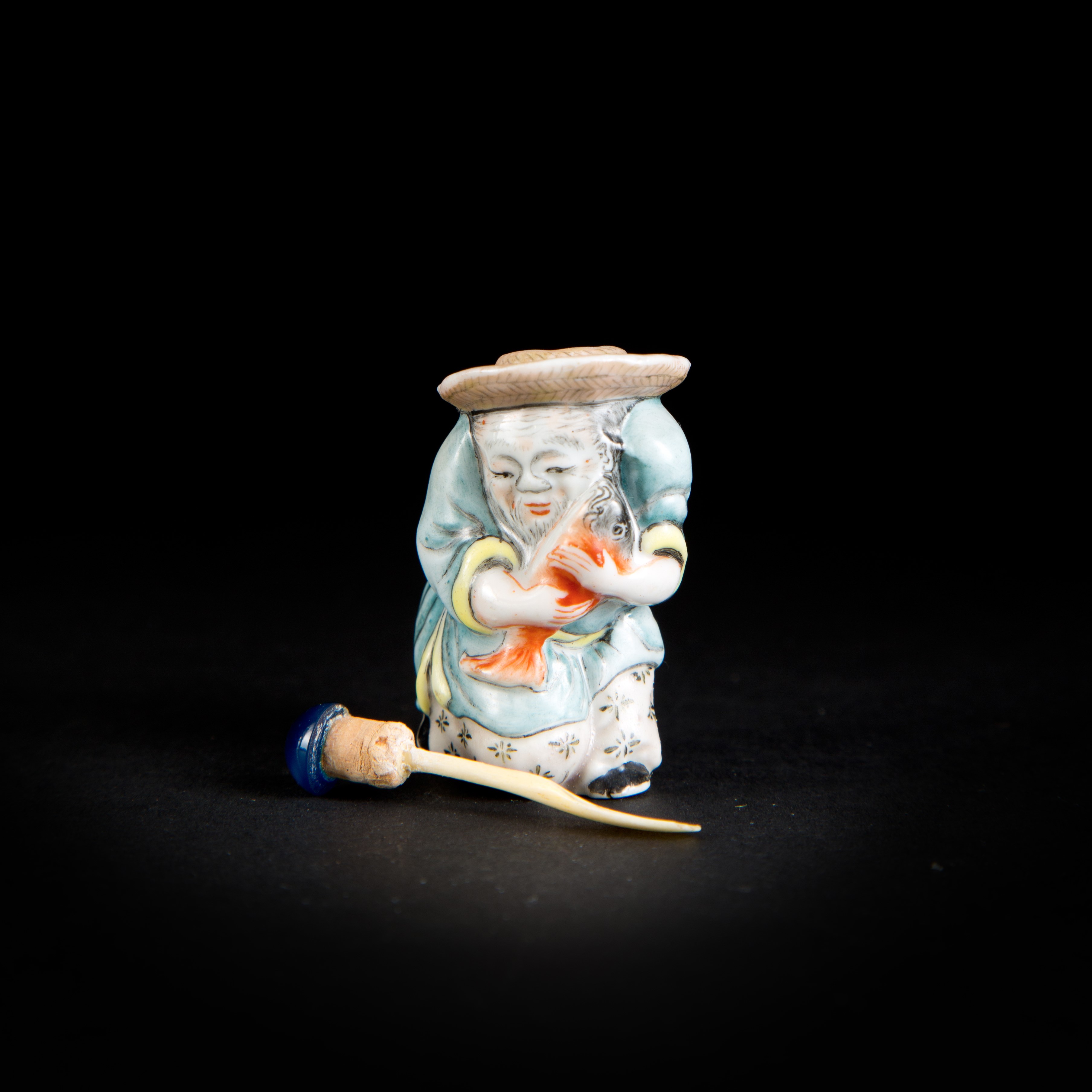 SNUFF BOTTLE IN PORCELLANA