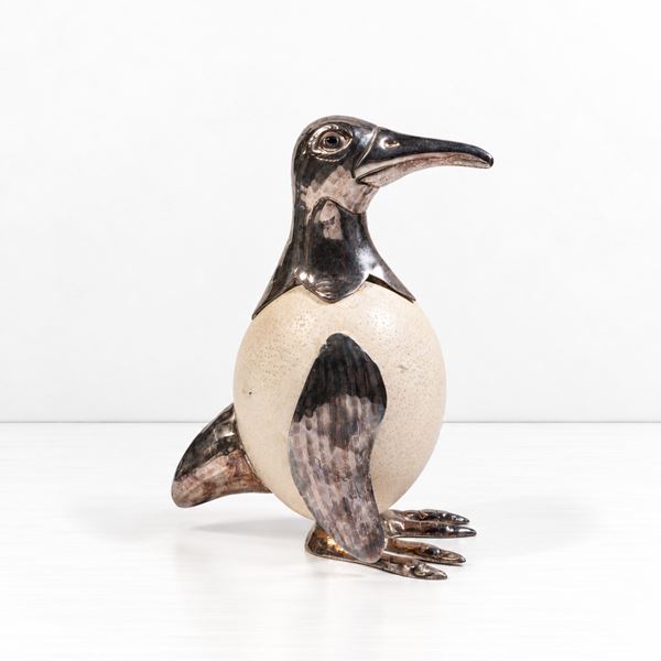 DECORATIVE PENGUIN FIGURE