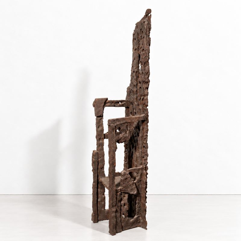 Urano Palma - Poltrona scultura in ghisa patinata