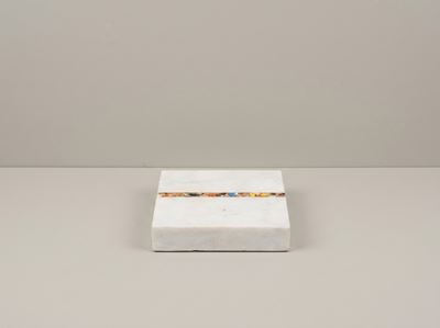 Fermacarte in marmo bianco e mosaico