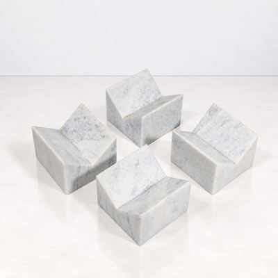 Fermo-porte (o fermacarte) modello Petit Granit in marmo grigio