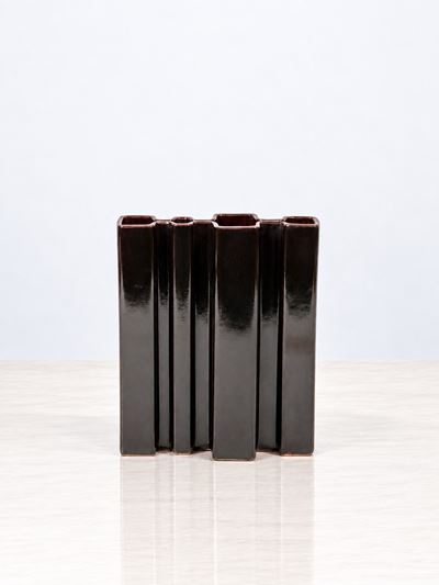 Vaso modello M5 in ceramica color manganese