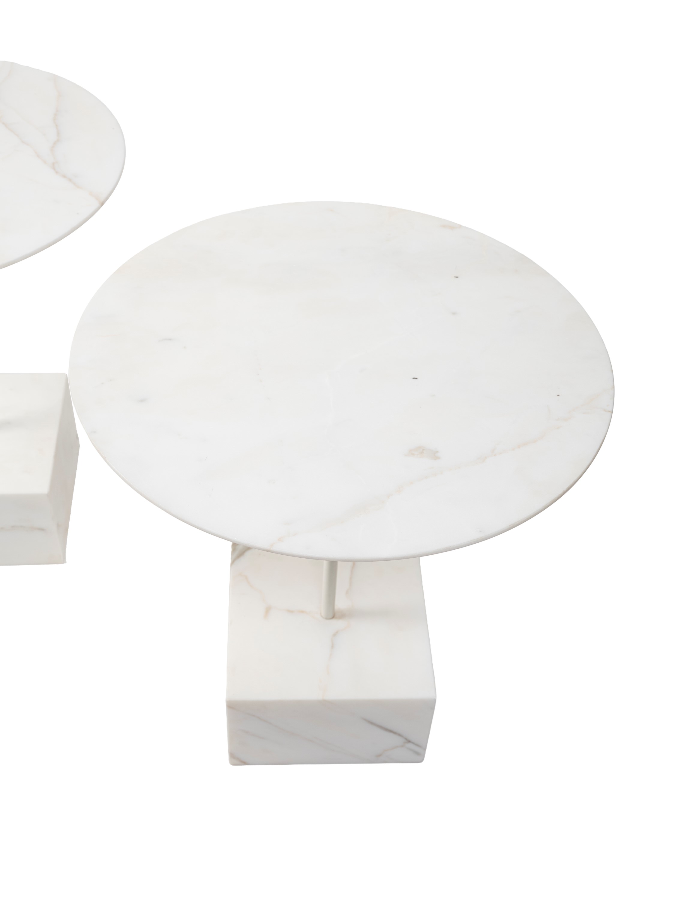 Ettore Sottsass - Tavolini Primavera, marmo Carrara e metallo laccato