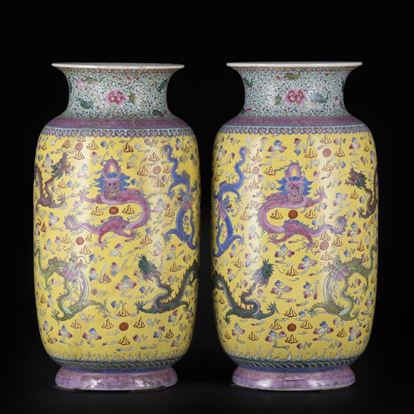 A PAIR OF FAMILLE ROSE VASES