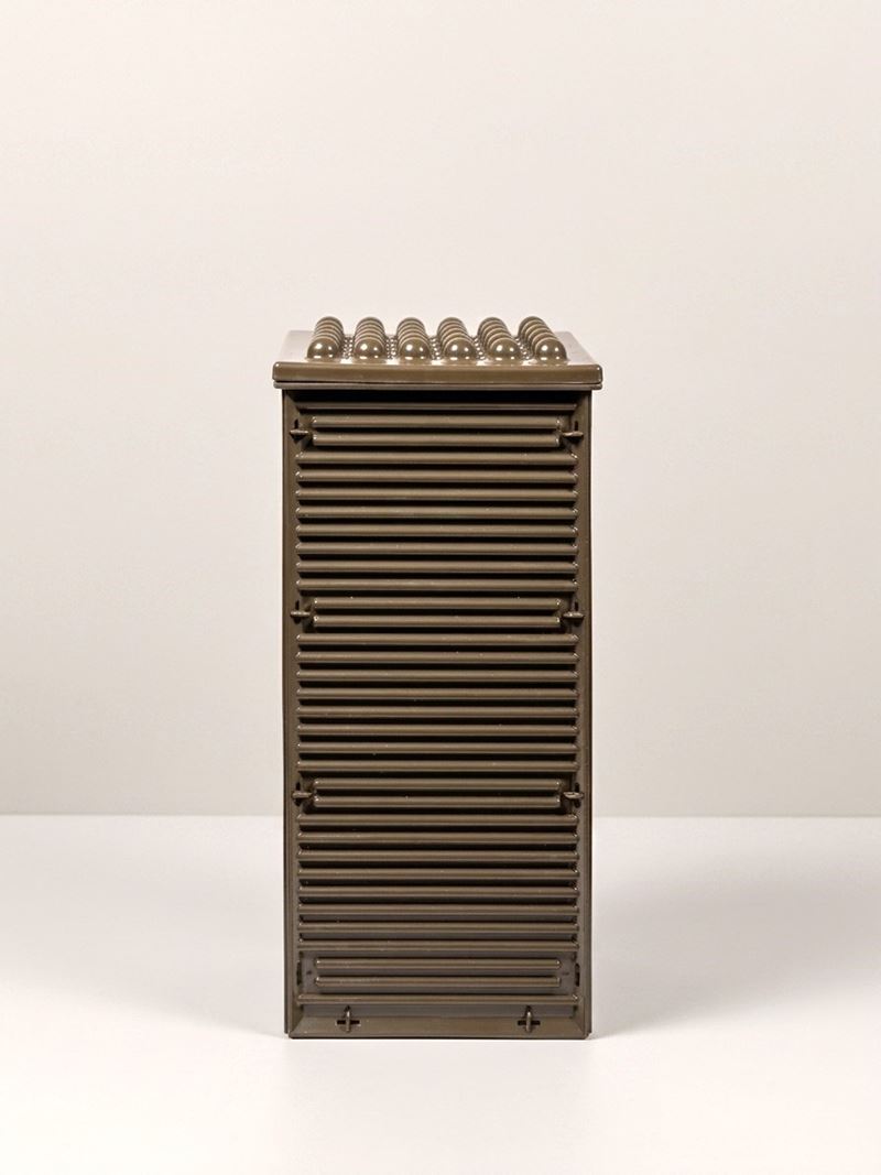 Ettore Sottsass - Posacenere da terra (Serie 45), melamina e ABS