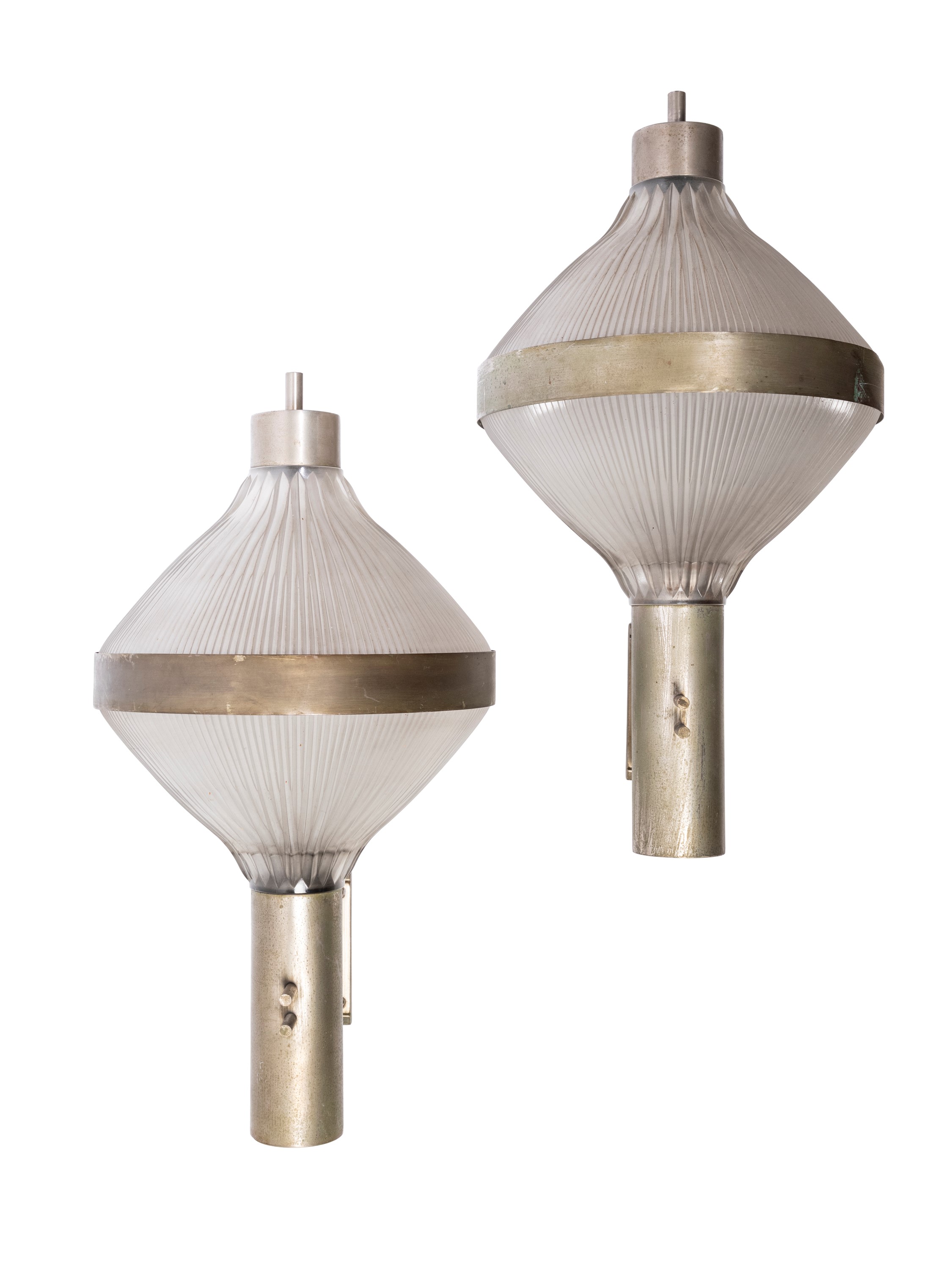 Candle - Coppia di lampade da parete in metallo cromato e vetro stampato satinato