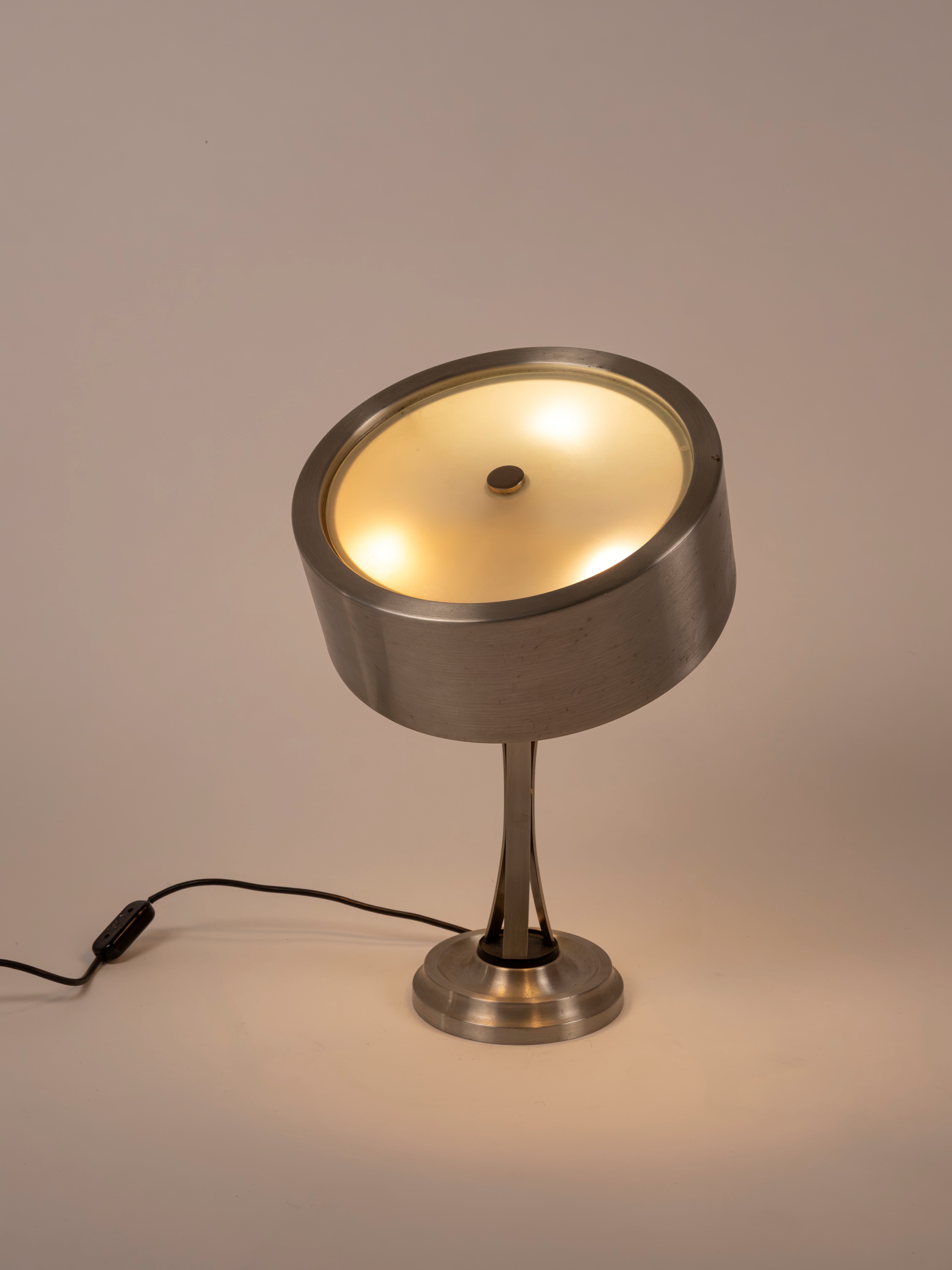 Oscar Torlasco - Lampada da tavolo con diffusore orientabile