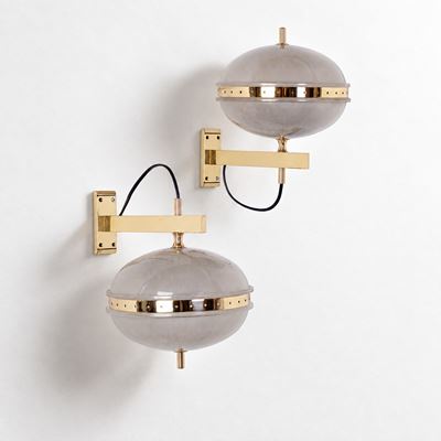 Coppia di lampade da parete in ottone con doppio vetro Fresnel, anni '60 ca.