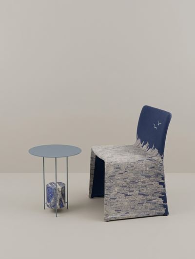 Sedia e tavolino “Glove”, marmo, ferro e tessuto