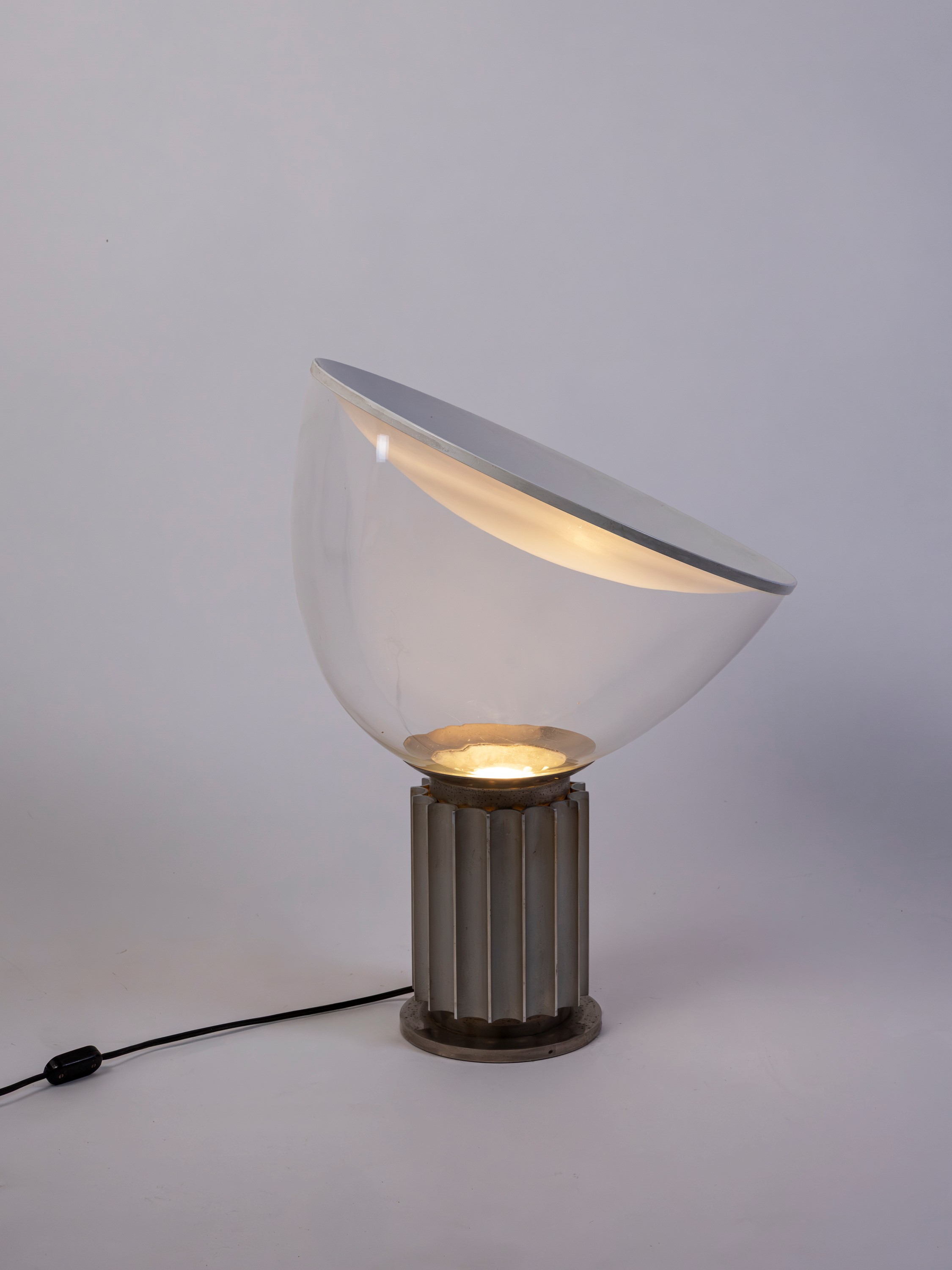 Achille & Pier Giacomo Castiglioni - Lampada da tavolo modello Taccia