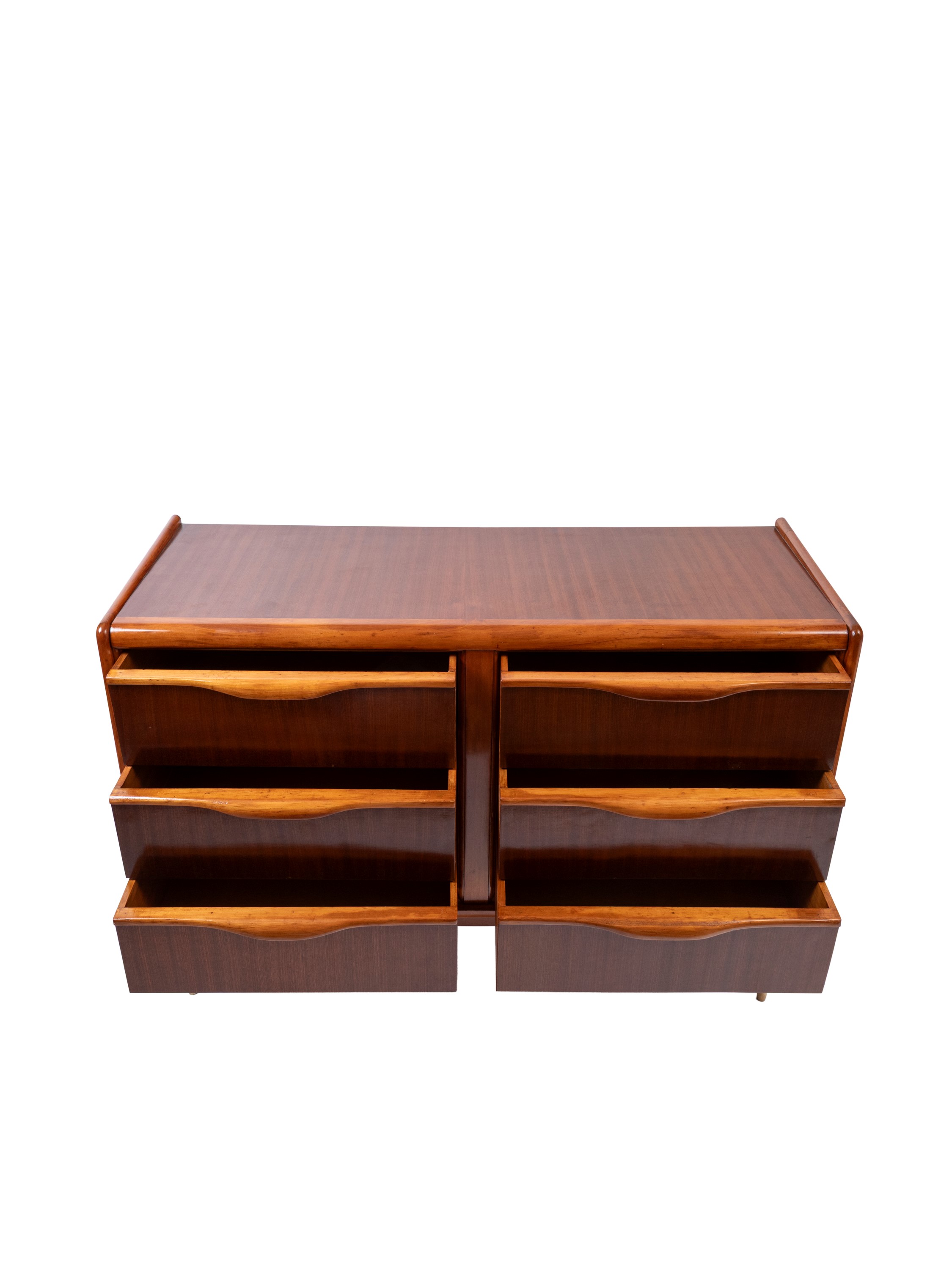 Comò, legno impiallacciato con sei cassetti e puntali in ottone, anni ’60 ca.