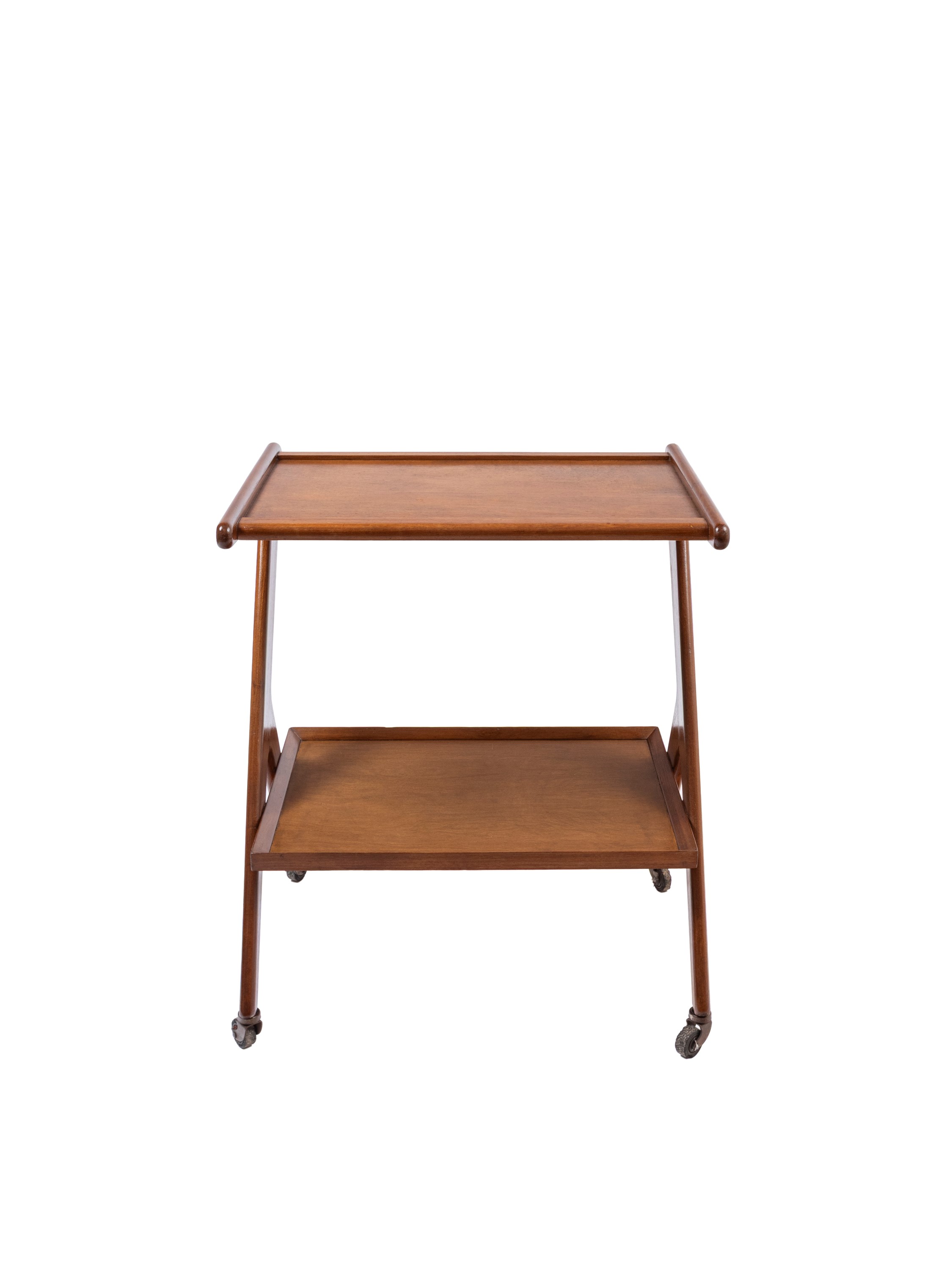 Carrello portavivande, legno con due piani sagomati e ruote in metallo (anni ’50 ca.)