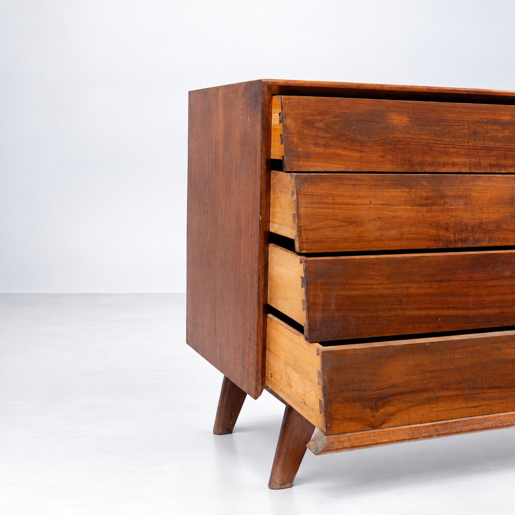 José Zanine Caldas - Comò