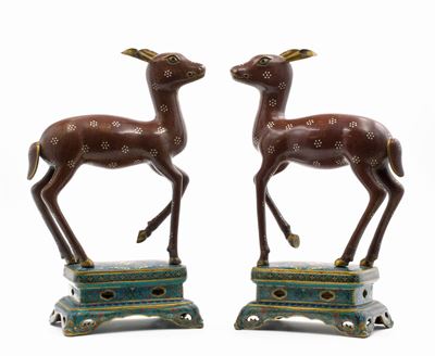 Cina, Dinastia Qing, Coppia di cerbiatti in cloisonné, fine XIX secolo