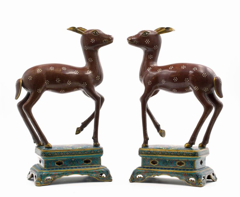 Cina, Dinastia Qing, Coppia di cerbiatti in cloisonné, fine XIX secolo