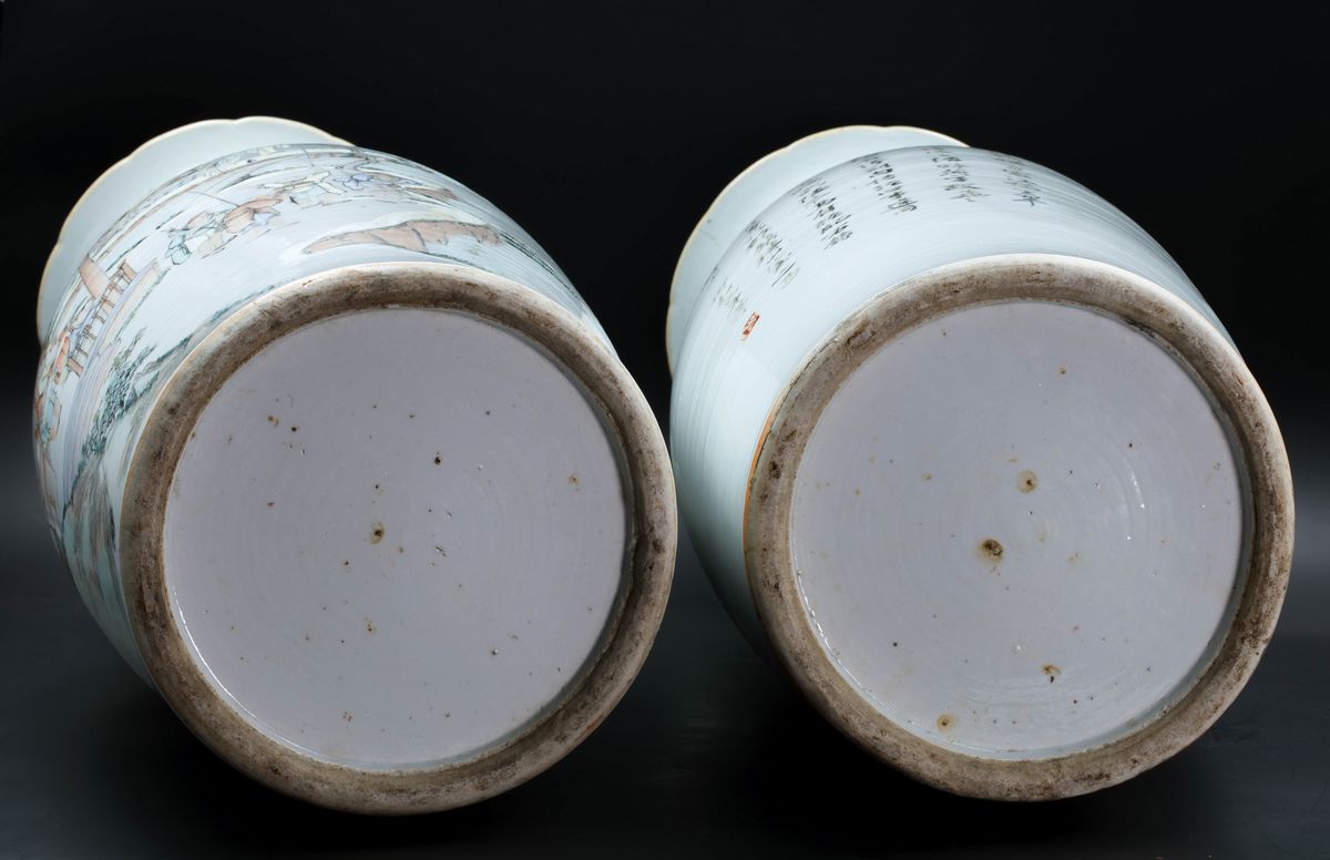 COPPIA DI GRANDI VASI IN PORCELLANA QIANJIANG FIRMATI DA WANG XINGLI