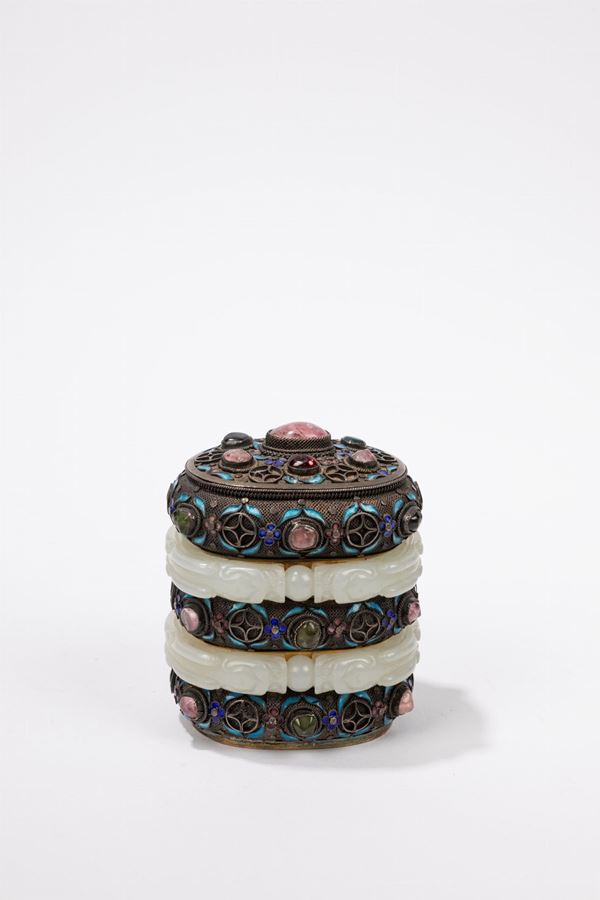 A JADE AND SILVER BOX