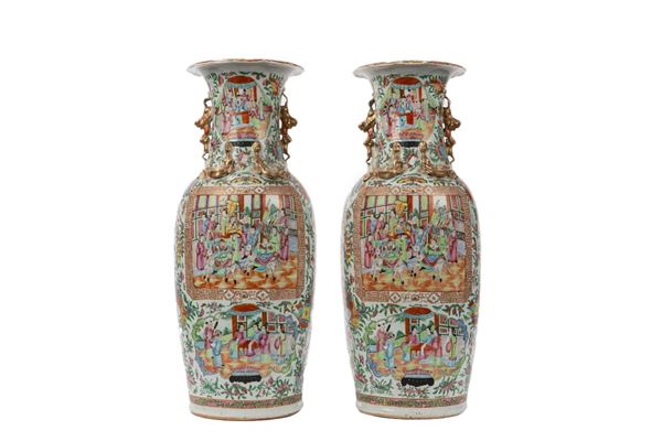 A PAIR OF PORCELAIN LARGE VASES