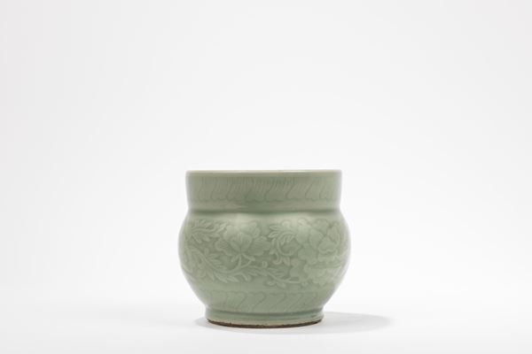 A CELADON PORCELAIN VASE