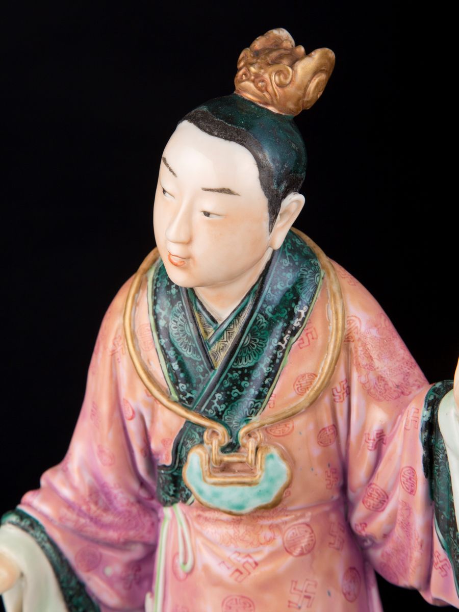 QUATTRO RARE FIGURE IN PORCELLANA