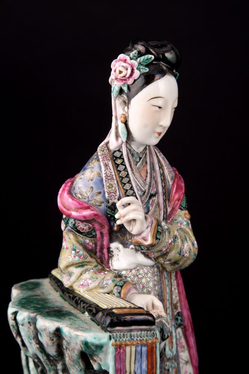 QUATTRO RARE FIGURE IN PORCELLANA