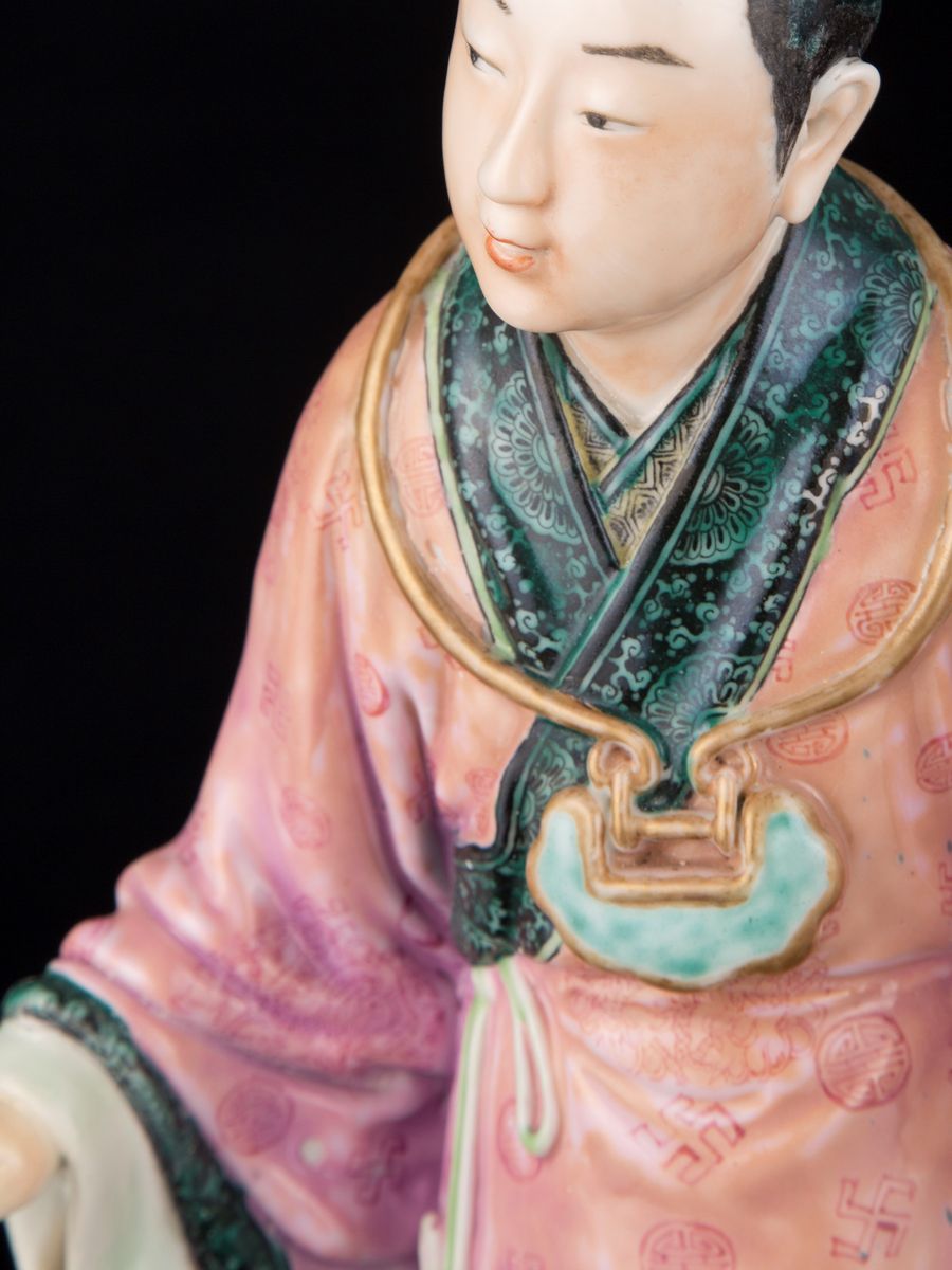 QUATTRO RARE FIGURE IN PORCELLANA