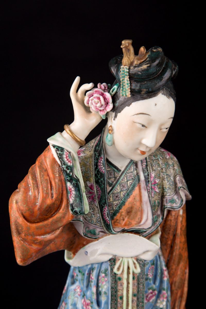 QUATTRO RARE FIGURE IN PORCELLANA