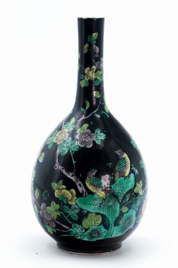  FAMILLE NOIR BOTTLE-SHAPED PORCELAIN VASE