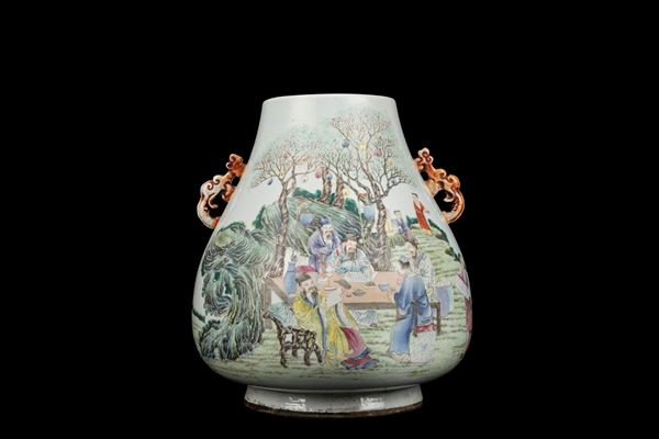 A LARGE PORCELAIN HU SHAPED VASE