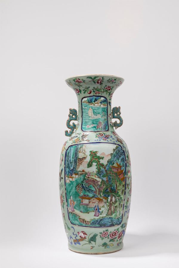 VASO IN PORCELLANA FAMIGLIA ROSA 