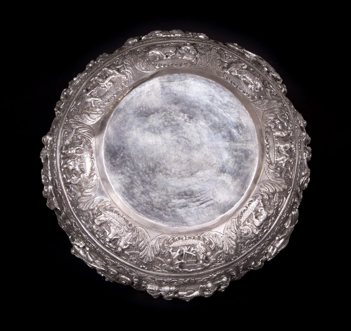 Grande ciotola in argento birmano, XIX / XX secolo
