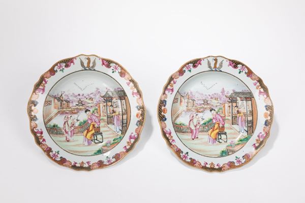 A PAIR OF RARE ARMORIAL MANDARIN PORCELAIN DISHES