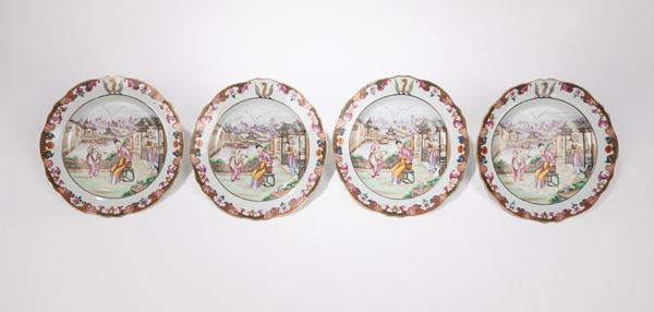 FOUR RARE ARMORIAL MANDARIN PORCELAIN DISHES