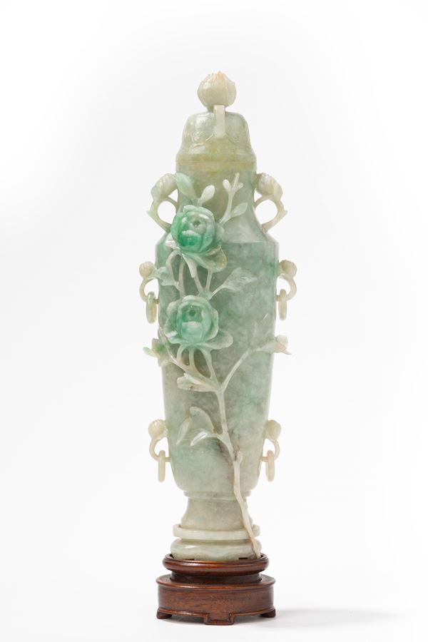PICCOLO VASO IN GIADEITE  (Cina, XX secolo)  - Asta Fine Asian Art - Marcopolo srl - Marcopolo Asian Art Auction Milano