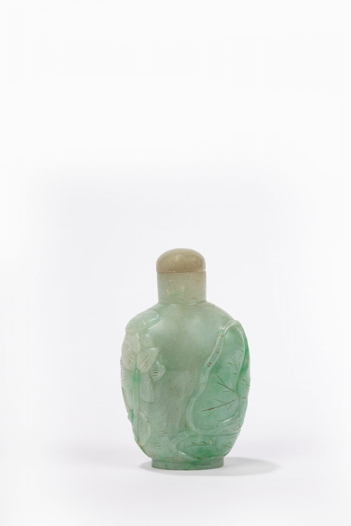 SNUFF BOTTLE IN GIADEITE